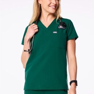 Women's Hunter Green
Catarina Top and Jogger set